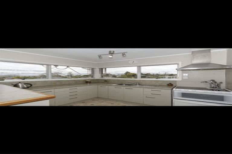 Photo of property in 1/20 Merchant Avenue, Te Atatu South, Auckland, 0610