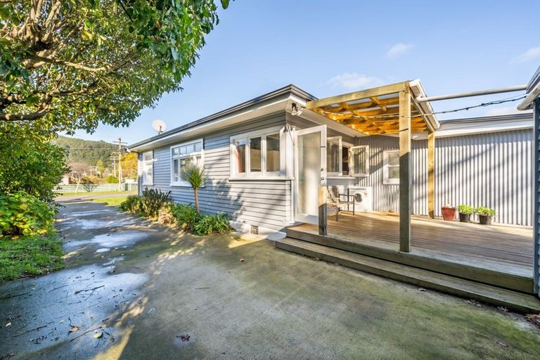 Photo of property in 22 Miro Street, Trentham, Upper Hutt, 5018