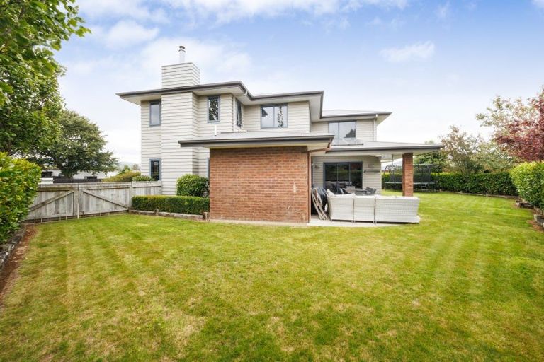 Photo of property in 18 Oak Crescent, Ashhurst, 4810