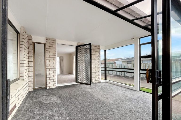 Photo of property in 5 Chertsey Court, Roslyn, Palmerston North, 4414