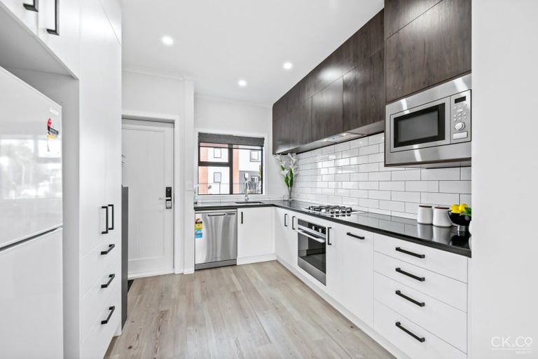 Photo of property in 15 Aston Crescent, Wallaceville, Upper Hutt, 5018