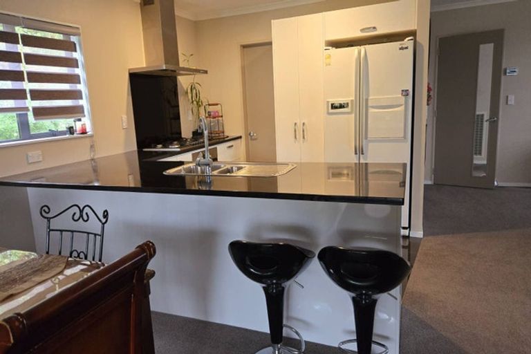 Photo of property in 22 Portmore Place, Grenada Village, Wellington, 6037