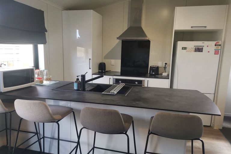 Photo of property in 8a Ngata Grove, Trentham, Upper Hutt, 5018