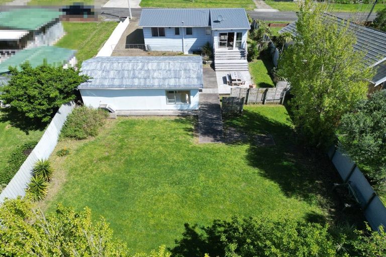 Photo of property in 7 Hennessy Street East, Foxton Beach, Foxton, 4815