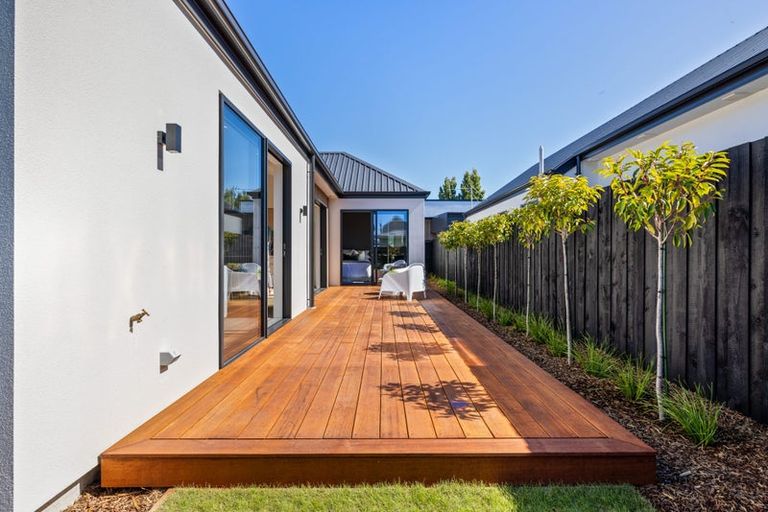 Photo of property in 120 Aorangi Road, Bryndwr, Christchurch, 8053