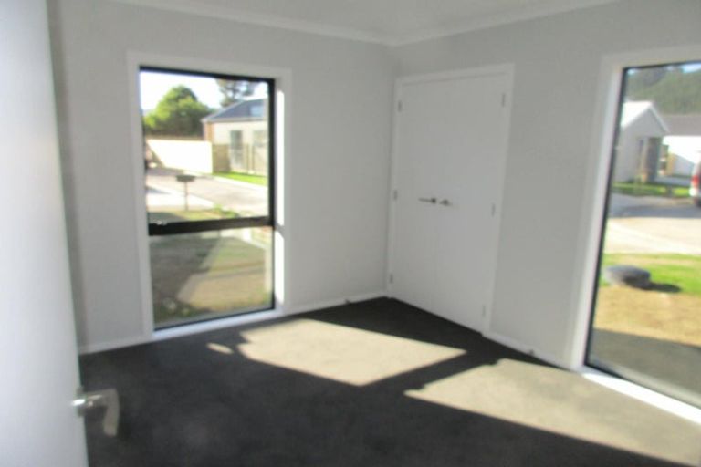 Photo of property in 30 Koru Loop, Paraparaumu, 5032