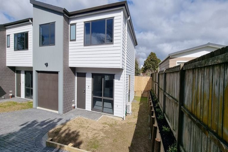 Photo of property in 425f Great South Road, Opaheke, 2113