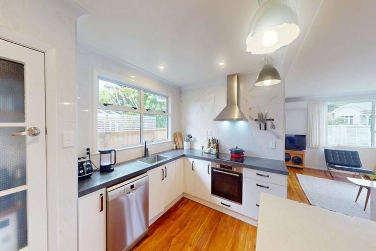 Photo of property in 9a Saint Leonard Street, Saint Johns Hill, Whanganui, 4501