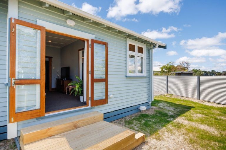 Photo of property in 28 Thames Street, Rongotea, 4476
