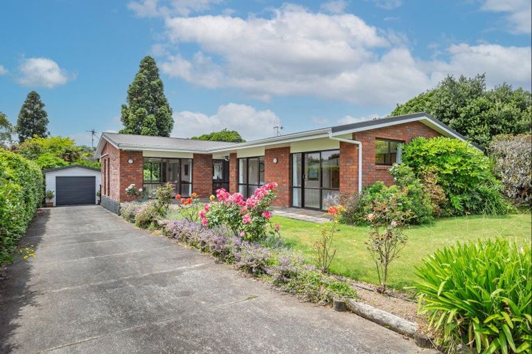 Photo of property in 11 Stuart Street, Levin, 5510