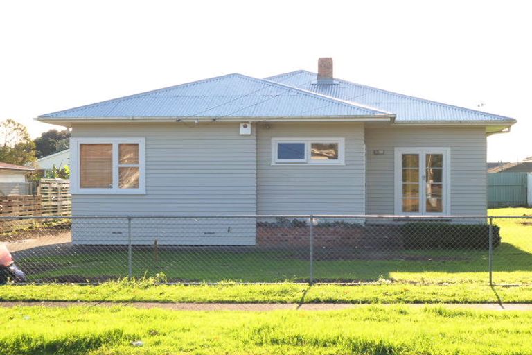 Photo of property in 14 Royton Avenue, Mangere East, Auckland, 2024