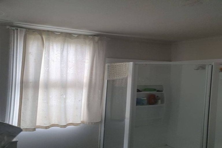 Photo of property in 51 Sturges Road, Henderson, Auckland, 0612