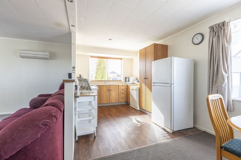 Photo of property in 16 Perrin Place, Kelvin Grove, Palmerston North, 4414