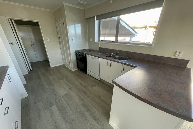 Photo of property in 8 Tacoma Drive, Totara Park, Upper Hutt, 5018