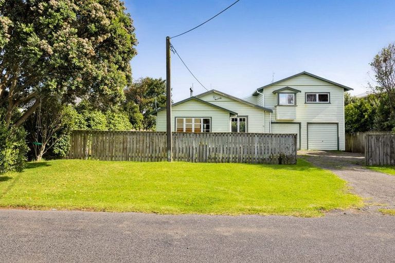 Photo of property in 52 Kawei Road, Ohawe, Hawera, 4671