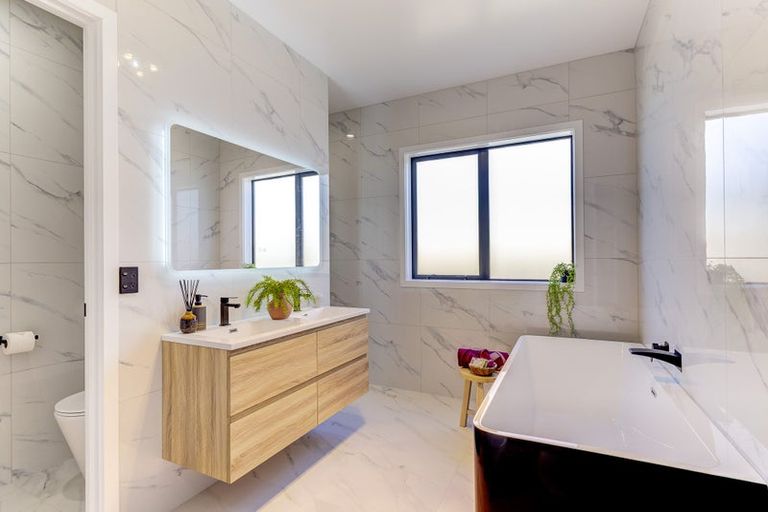 Photo of property in 19 Halo Green, Peacocke, Hamilton, 3206