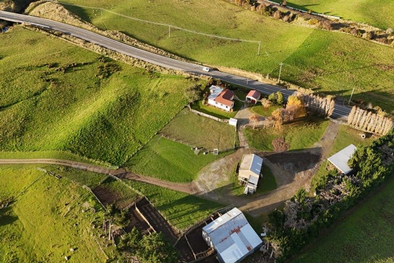 Photo of property in 16 Bay Road, Purakaunui, 9081