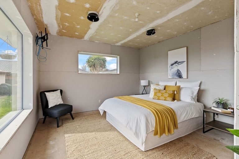 Photo of property in 22 Skerten Avenue, Hornby, Christchurch, 8042