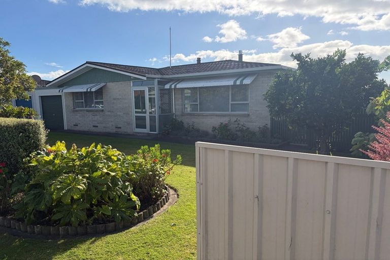 Photo of property in 1/701 Saint Aubyn, Saint Leonards, Hastings, 4120