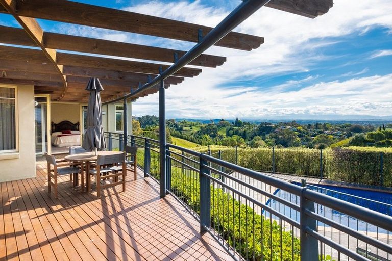 Photo of property in 57 Hikanui Drive, Havelock North, 4130