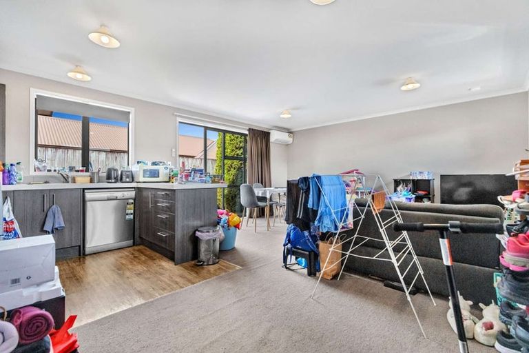 Photo of property in 108u4 Old Farm Road, Hamilton East, Hamilton, 3216