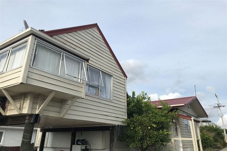 Photo of property in 2 Aotea Road, Glen Eden, Auckland, 0602