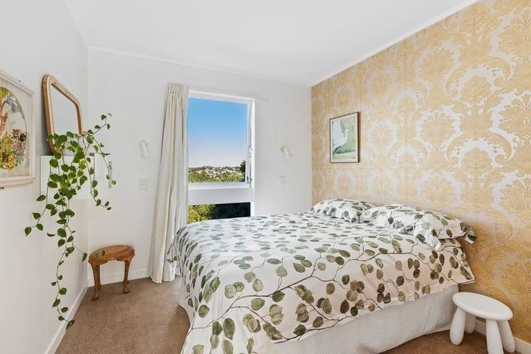 Photo of property in 17 Lydia Avenue, Northcote, Auckland, 0627