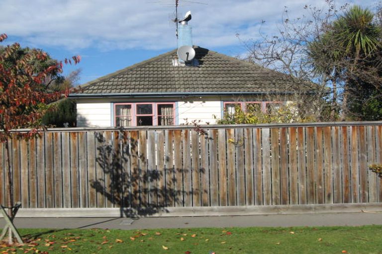 Photo of property in 16 Newall Avenue, Bryndwr, Christchurch, 8052