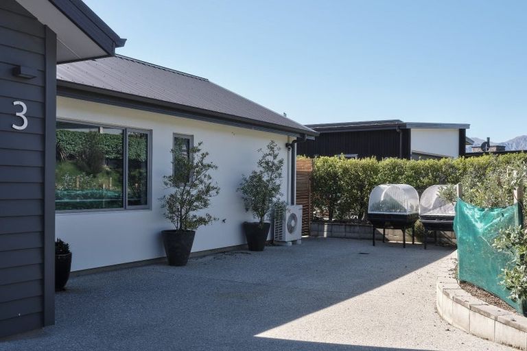 Photo of property in 3 Edgewood Place, Wanaka, 9305