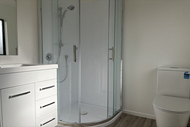 Photo of property in 1/20 Greta Place, Stanmore Bay, Whangaparaoa, 0932