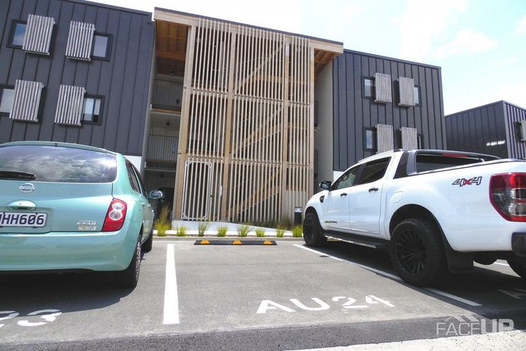 Photo of property in 8/167 Hobsonville Point Road, Hobsonville, Auckland, 0616