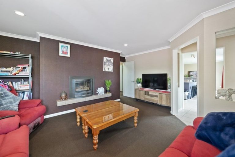 Photo of property in 16 Holford Place, Huntington, Hamilton, 3210