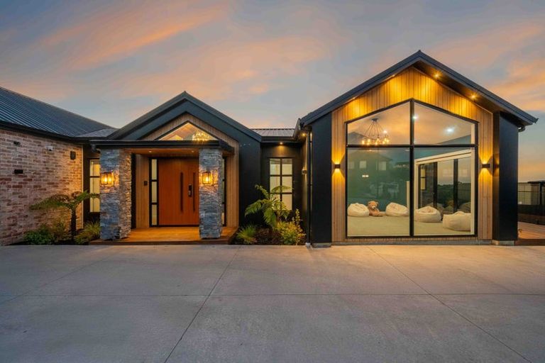 Photo of property in 9 Fisk Road, Pukekohe, 2120