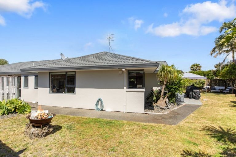 Photo of property in 43 Katerini Grove, Papamoa Beach, Papamoa, 3118