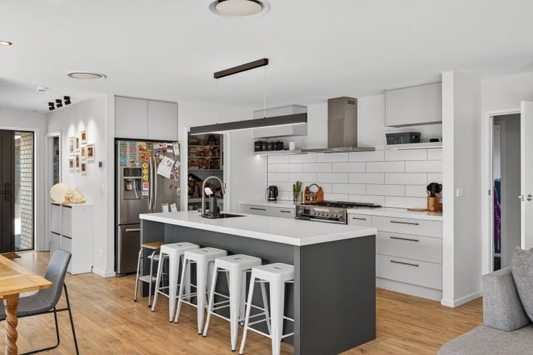 Photo of property in 11 Whitburn Avenue, Halswell, Christchurch, 8025