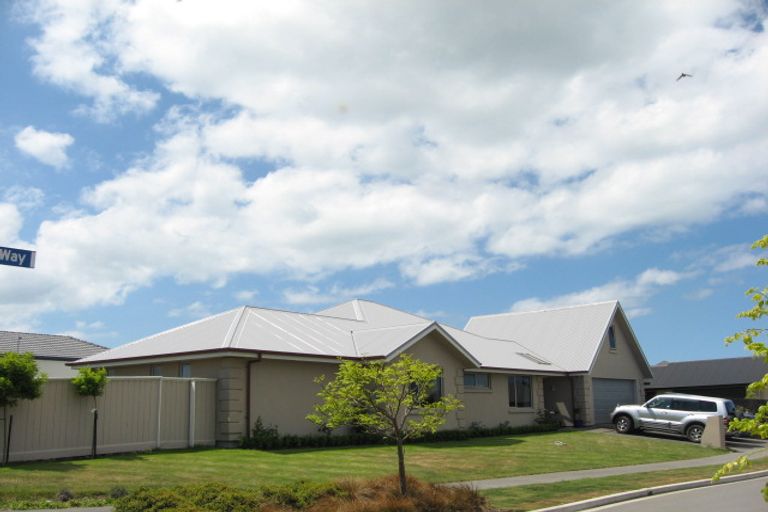 Photo of property in 32 Linkwater Way, Parklands, Christchurch, 8083