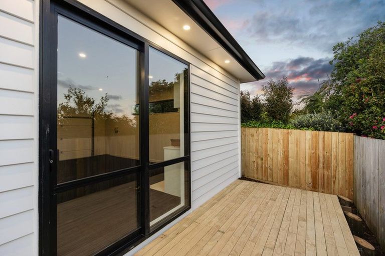 Photo of property in 184a Waimumu Road, Massey, Auckland, 0614