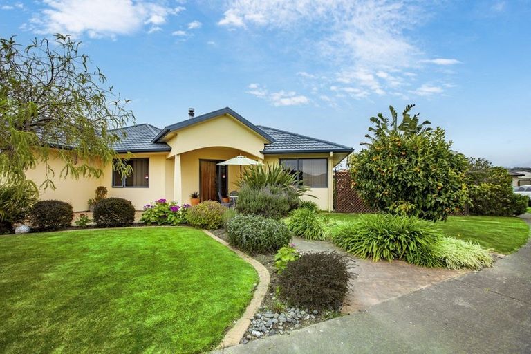 Photo of property in 3 Newbury Place, Taradale, Napier, 4112