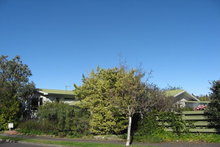 Photo of property in 2 Lovat Street, Havelock North, 4130