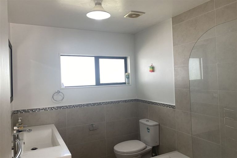 Photo of property in 87b Kaurilands Road, Titirangi, Auckland, 0604