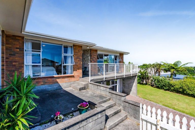 Photo of property in 16 Darwin Crescent, Spotswood, New Plymouth, 4310