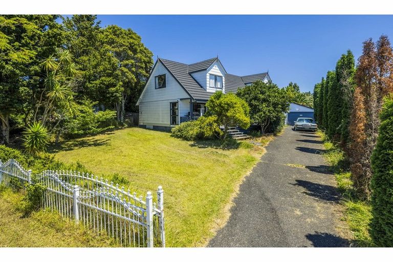 Photo of property in 3 Compass Place, Te Atatu Peninsula, Auckland, 0610