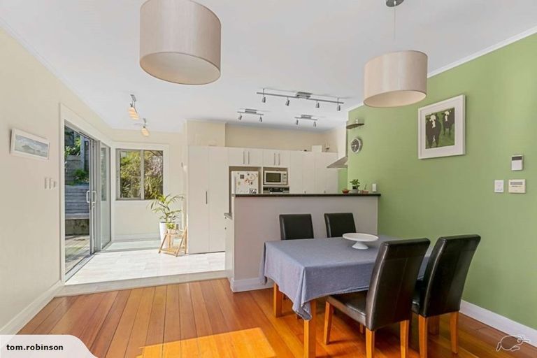 Photo of property in 34 Harland Street, Brooklyn, Wellington, 6021