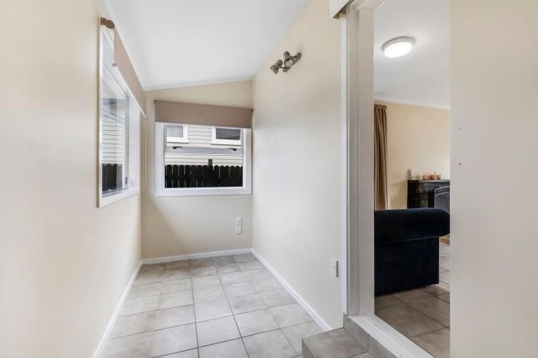 Photo of property in 9a Gloucester Road, Manurewa, Auckland, 2102