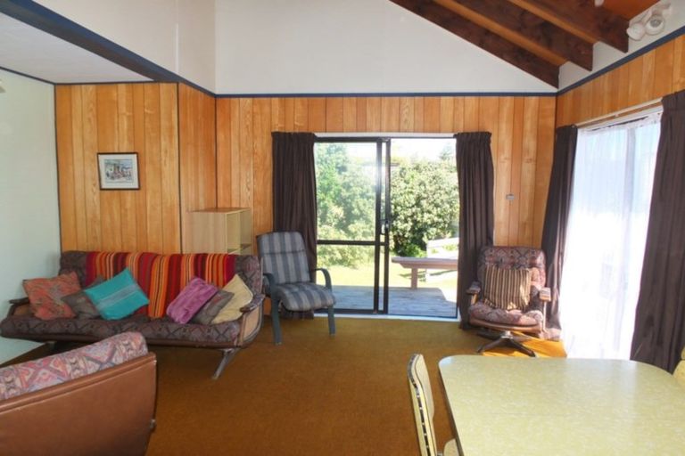 Photo of property in 10 Trafalgar Street, Foxton Beach, Foxton, 4815