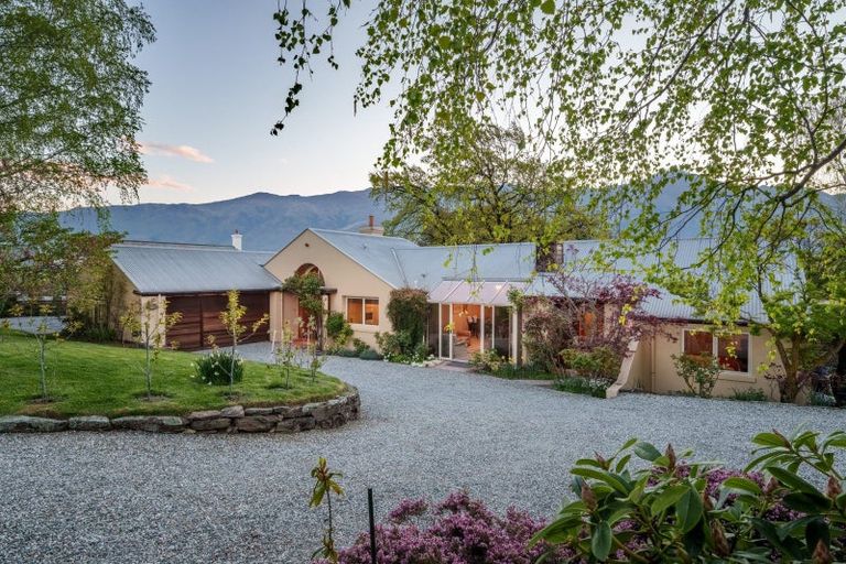 Photo of property in 30 Beacon Point Road, Wanaka, 9305