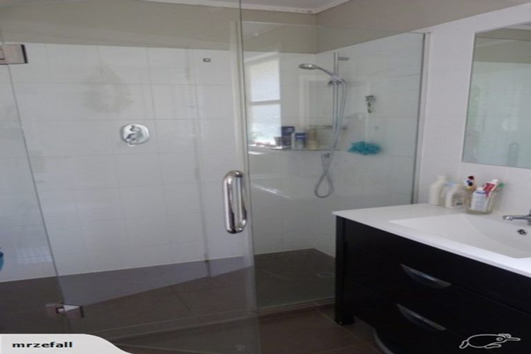 Photo of property in 68 Lake Road, Northcote, Auckland, 0627