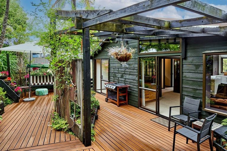 Photo of property in 4 Mizzen Place, Whitby, Porirua, 5024