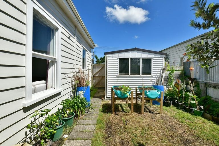 Photo of property in 4 Stewart Street, Helensville, 0800