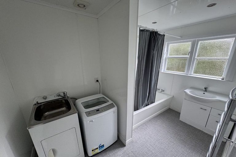 Photo of property in 5 Harland Street, Brooklyn, Wellington, 6021